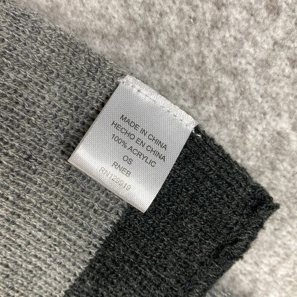 Levi’s scarf neutral minimalist edgy clean lines warm masculine OS - Picture 4 of 6